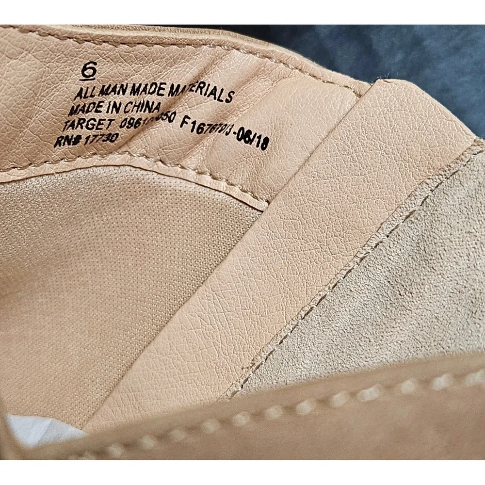 Universal Thread boots are